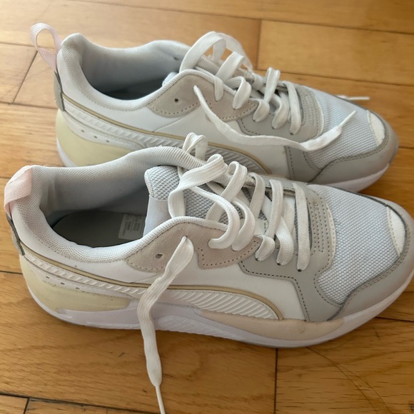 Puma sneakers Sz: W8.5 - Picture 5 of 6